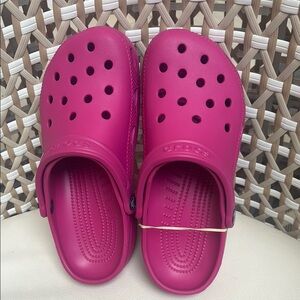 CROCS women’s Fuchsia Sandals